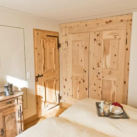 Apartmán Chesa Platz - *